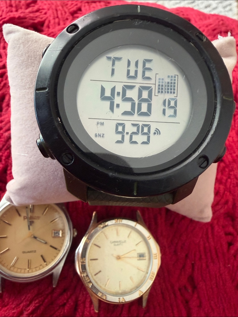 Lot of 3 watches windriver Digital Sports Watch , pulsar and carvella